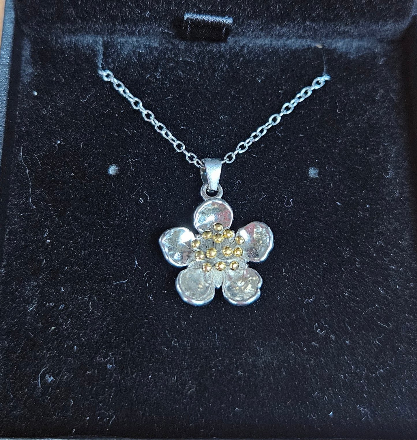 Manuka Flower Pendant And Chain Sterling Silver