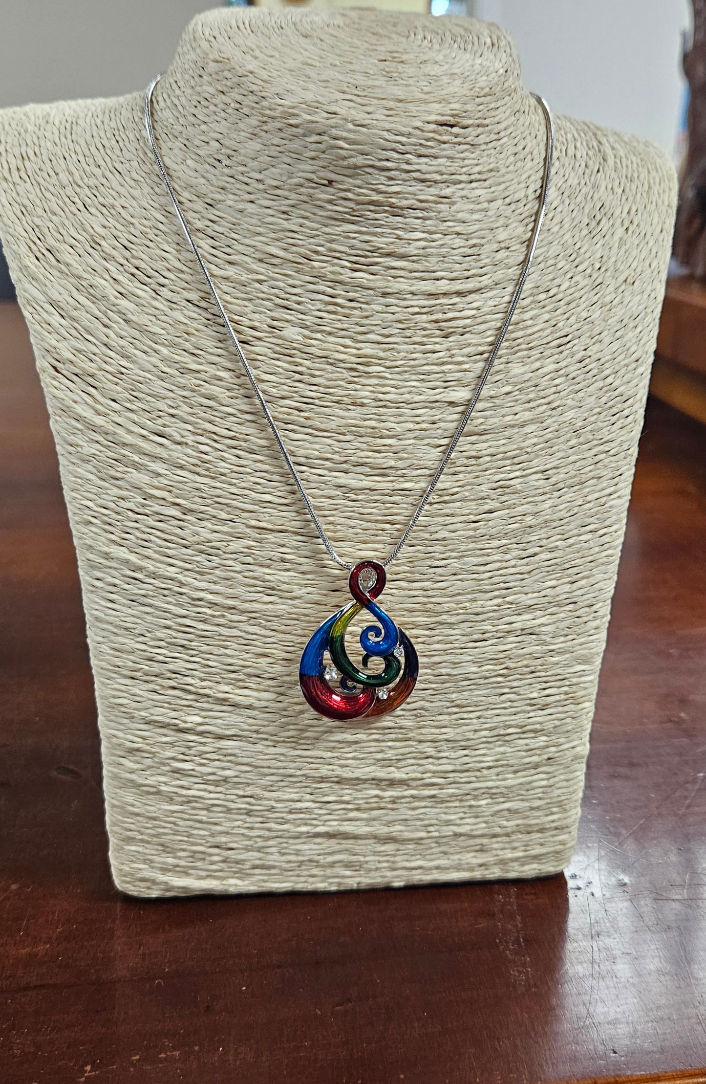 Pikorua Twist Pendant, Necklace