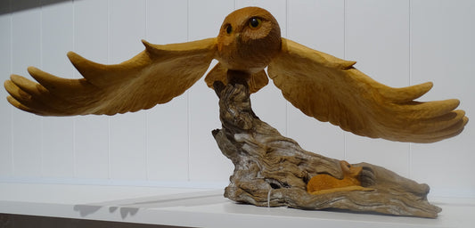 Sculpture - The Owl and the Awestruck Mouse