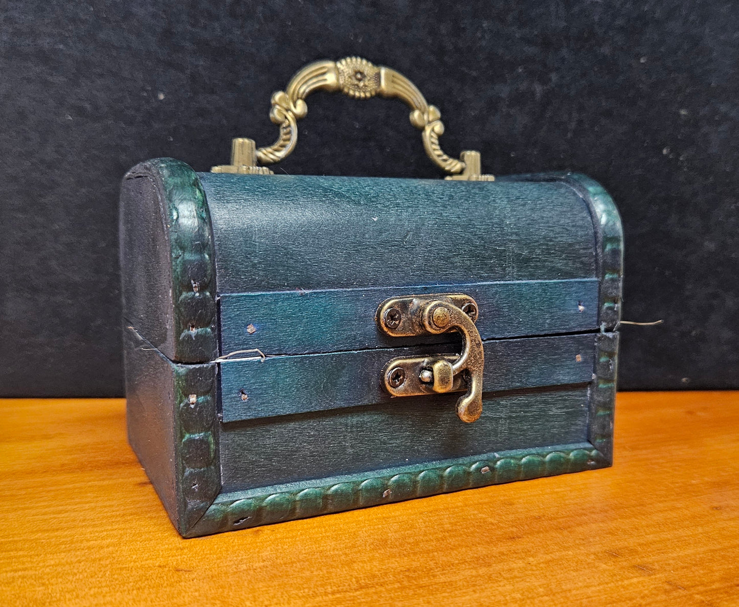 Kauri Gum Polishing Treasure Chest