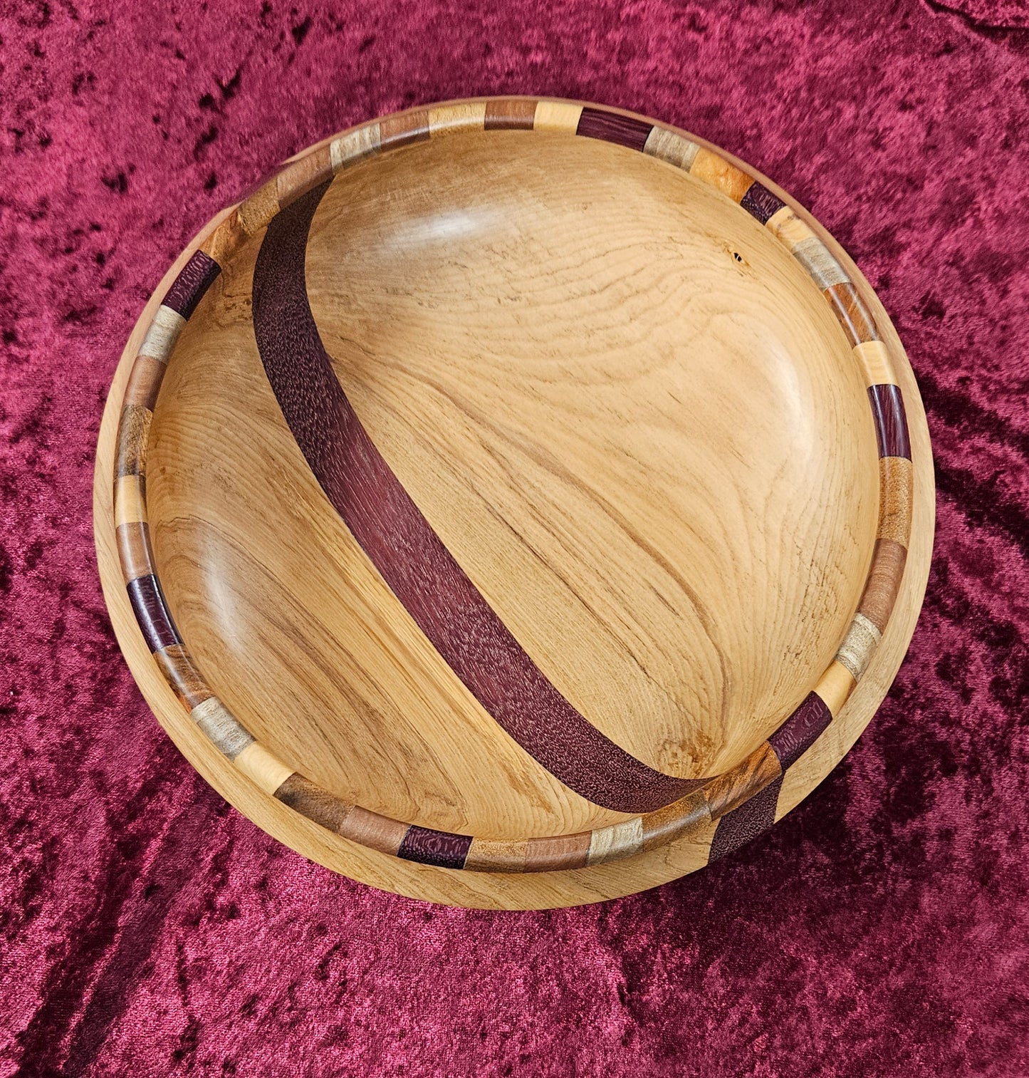 Rimu Three-Legged Bowl