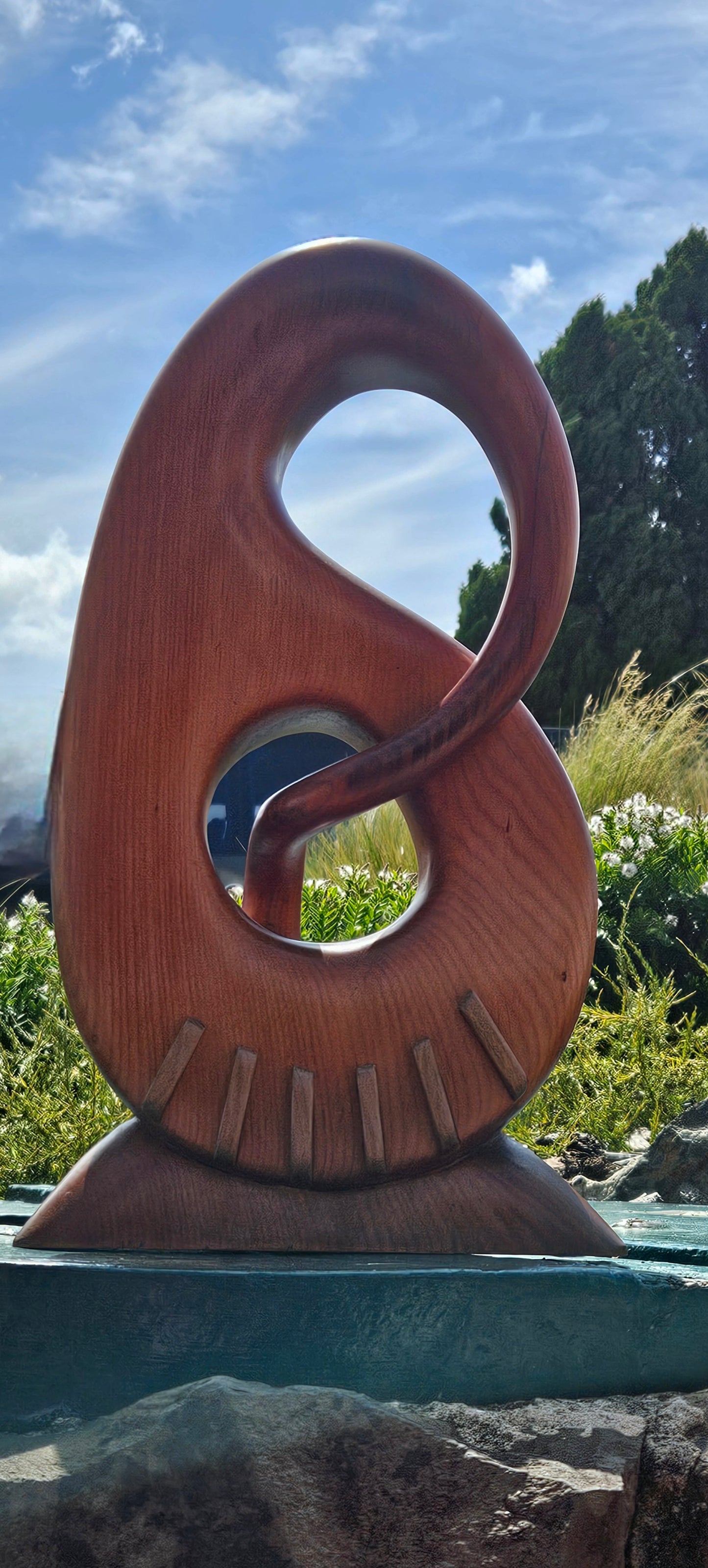 Stunning Kauri Sculpture, Endless Ka